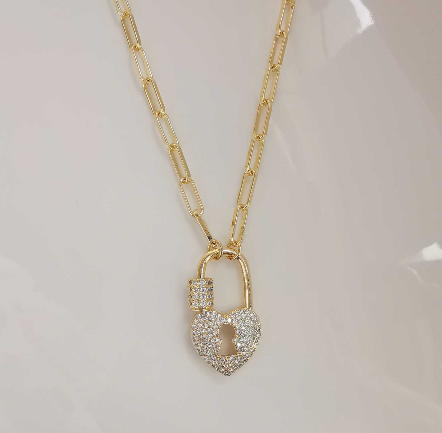 Collar Bañado en Oro Bloche Cerradura Circones