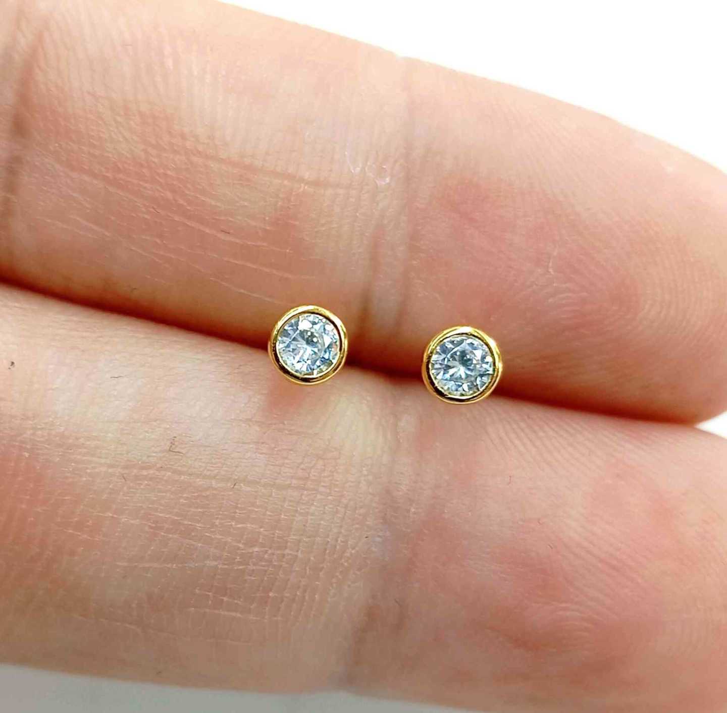Aro Plata925 Bañado en Oro 18K Pontito Luz 4mm