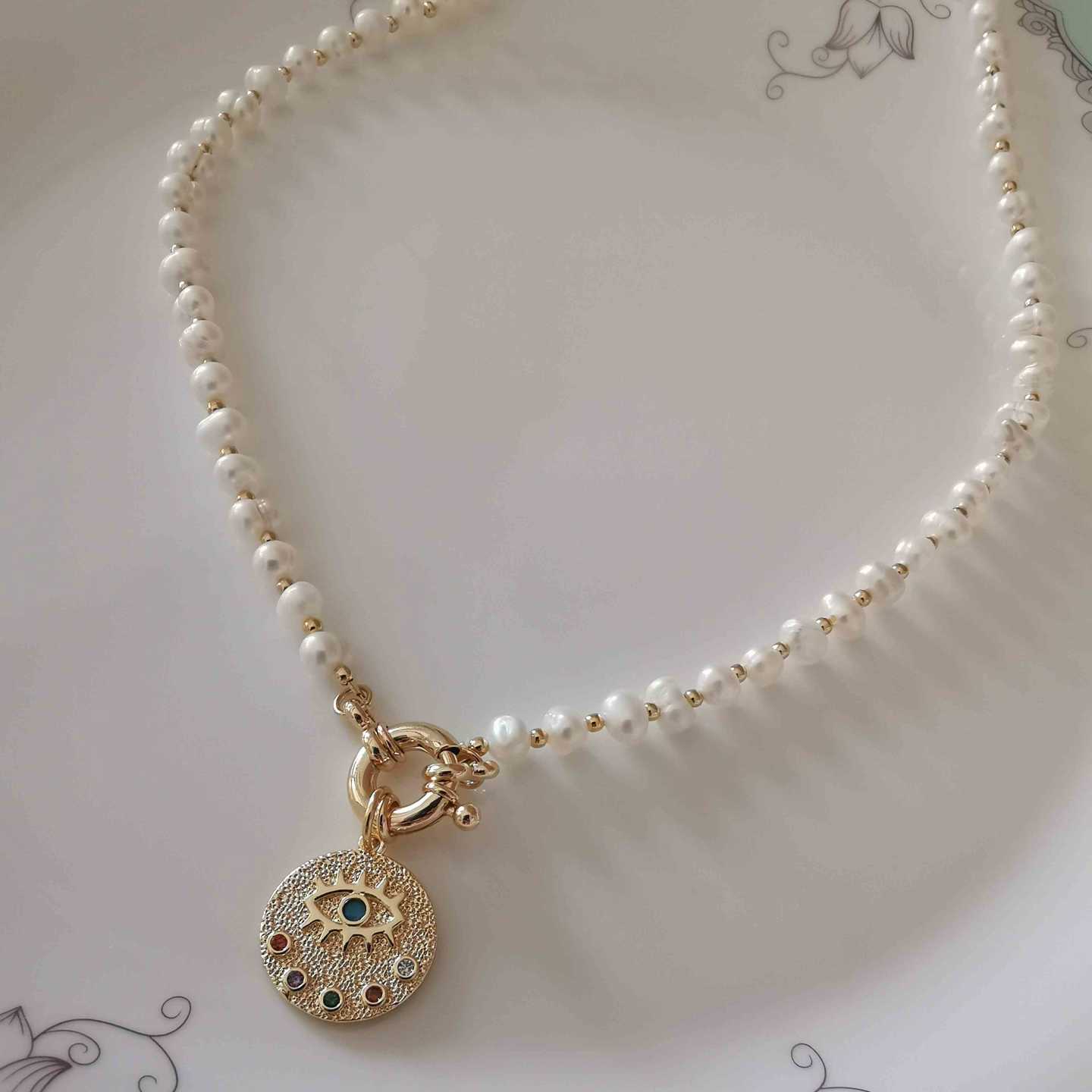 Collar Perlas de Río Bañado en Oro 18k Colgante Ojo Turco Circones Multicolores