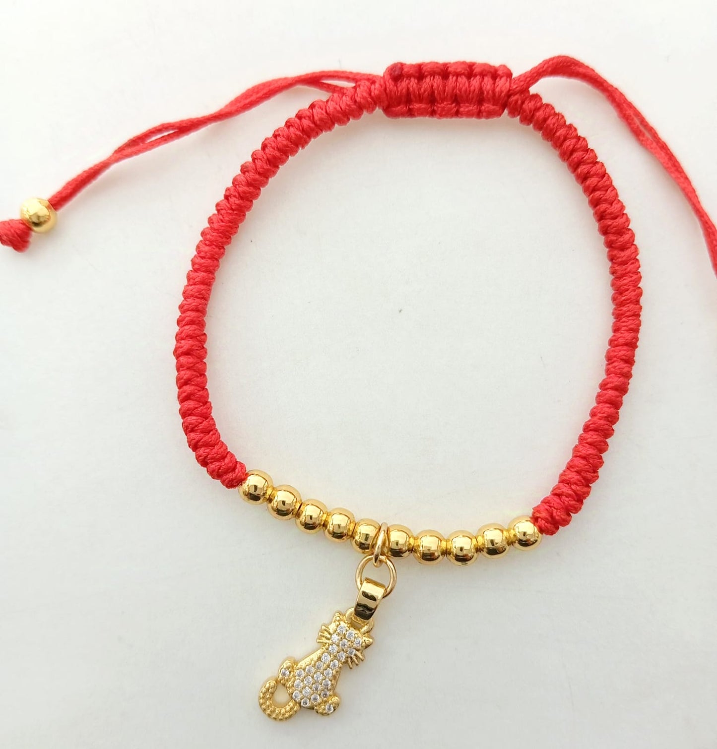 Pulsera Hilo Rojo Pelotitas Colgante San Benito