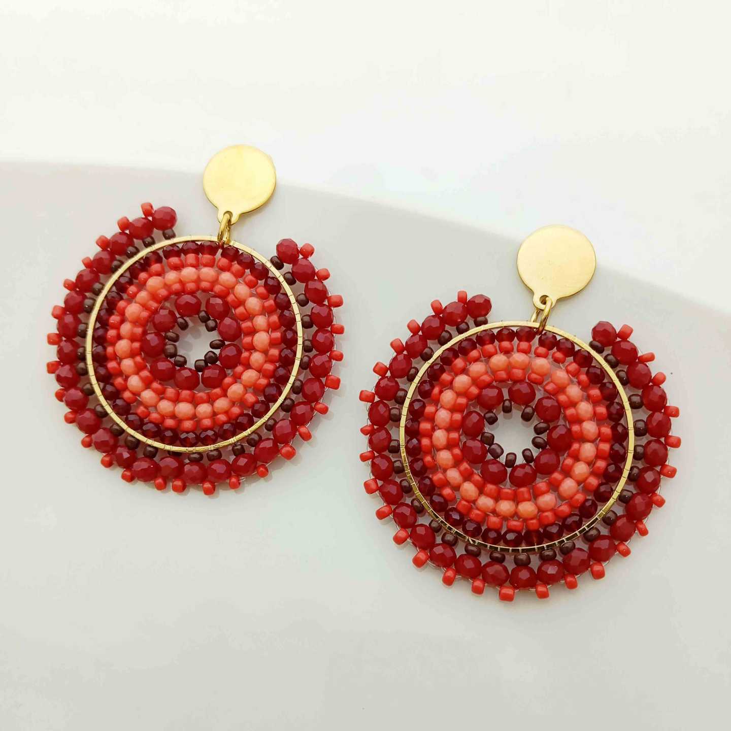 Aro Dorado Redondo Cristal Rojo Grande