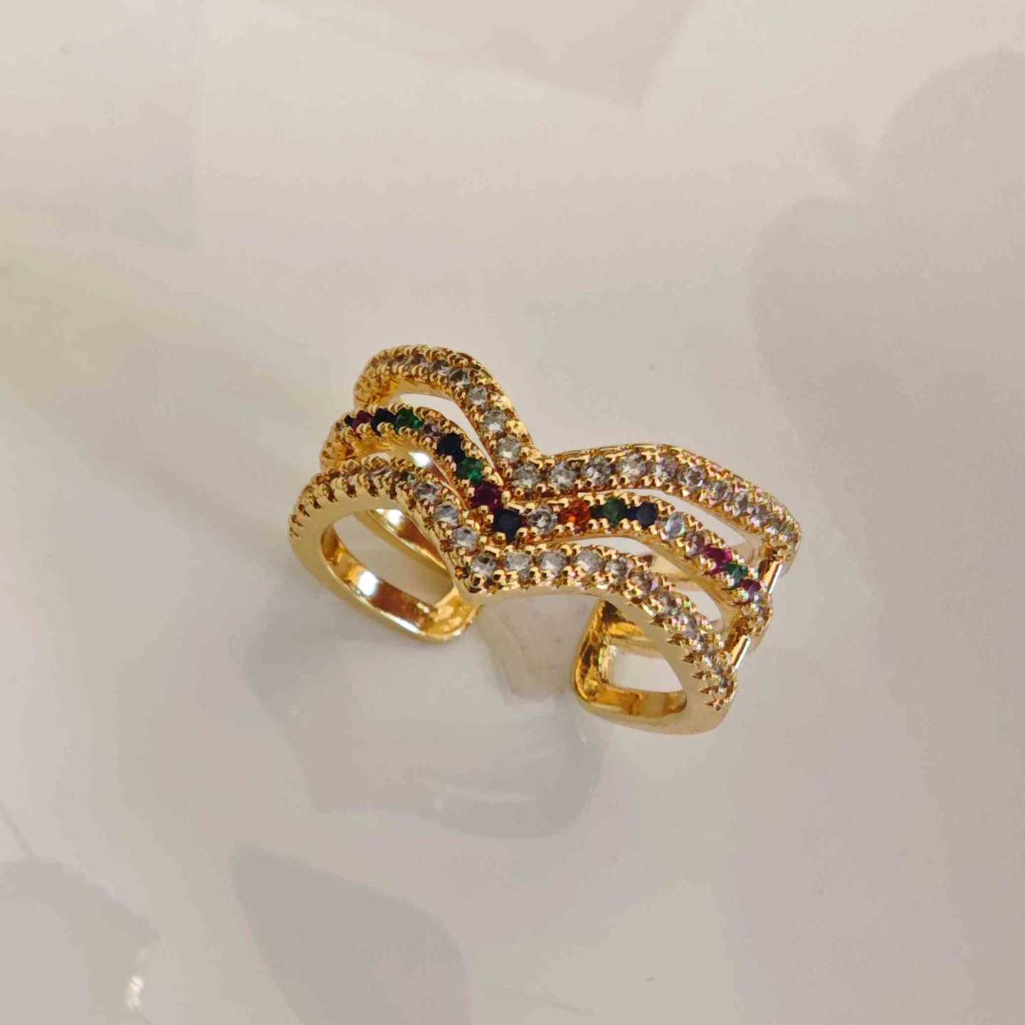 Anillo Bañado en Oro 3 Lineas Circones Ajustable