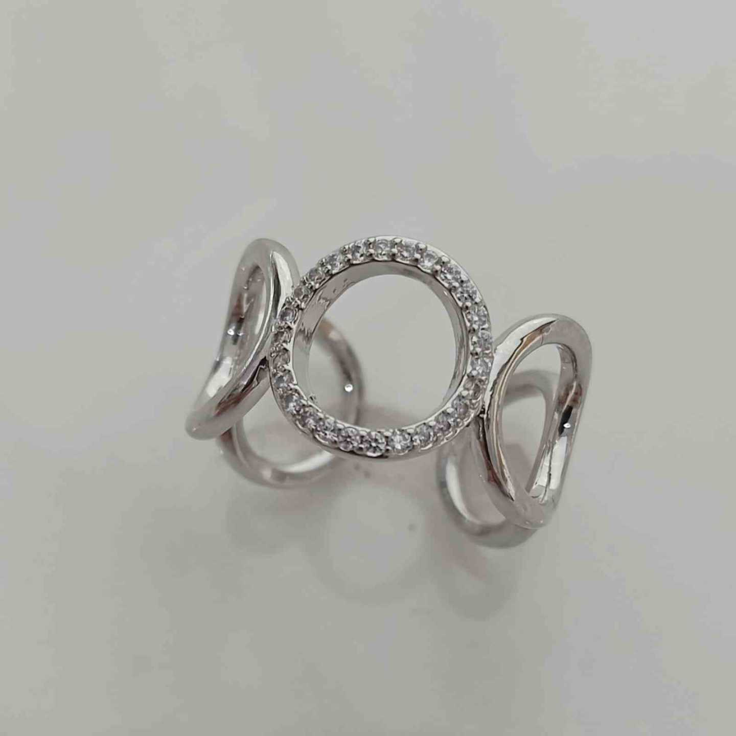 Anillo Bañado Oro 5 Circulo y Circones Ajustable