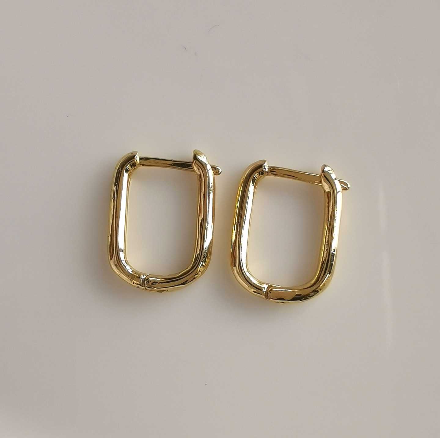 Aro Argolla Rectangular Bañada en Oro 18k Lisa