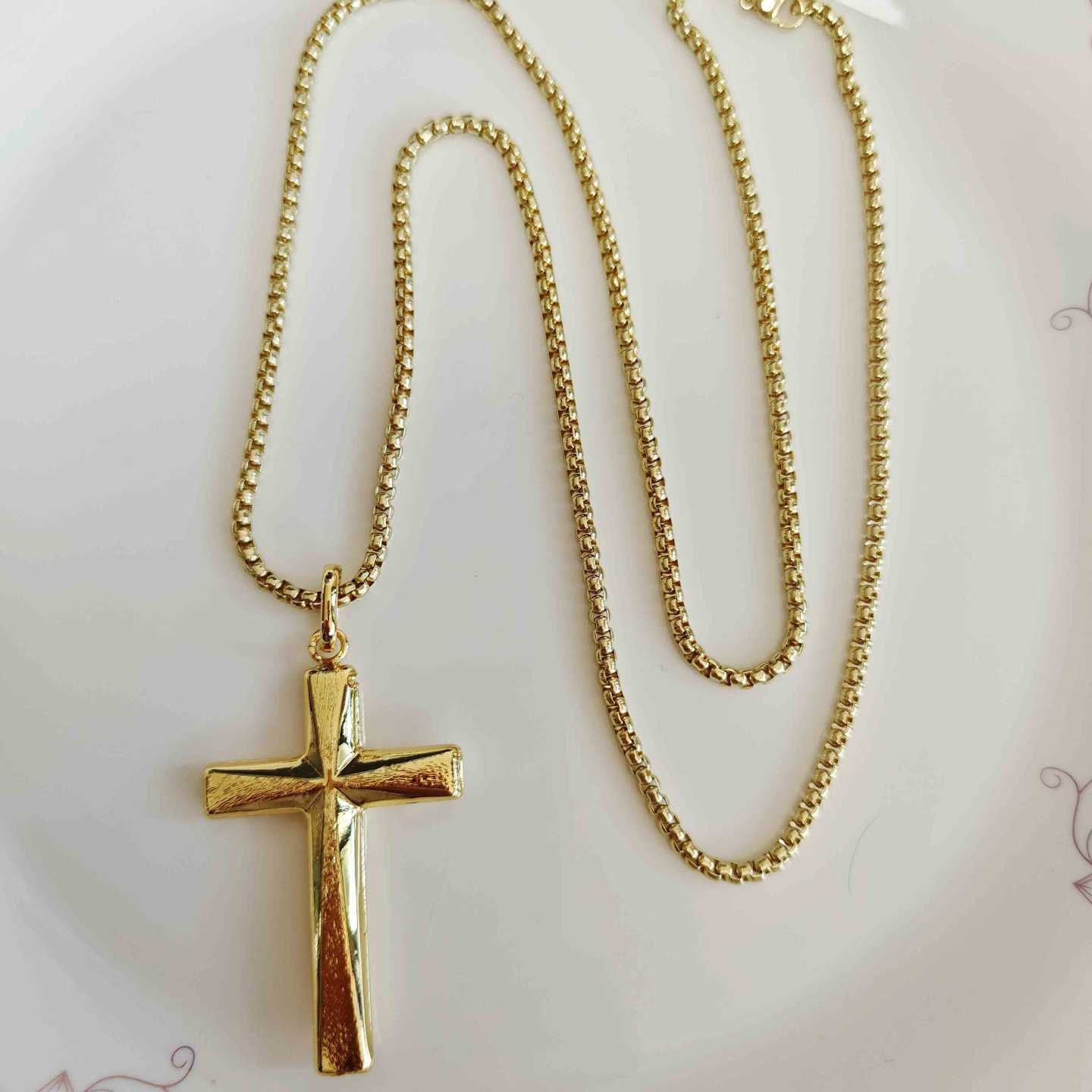 Collar Largo Bañado en Oro 18k Colgante Cruz Grande Volumétrica Cadena Box 70cm