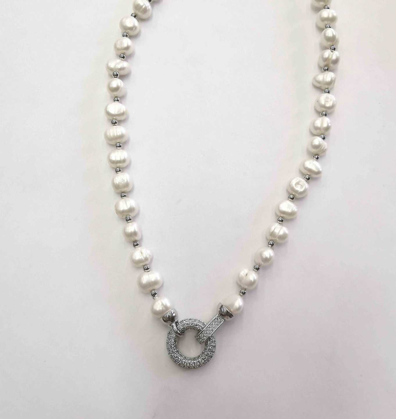 Collar Perlas de Río Barrocas Plateado con Cierre Bloche Pavé de Circones Ajustable