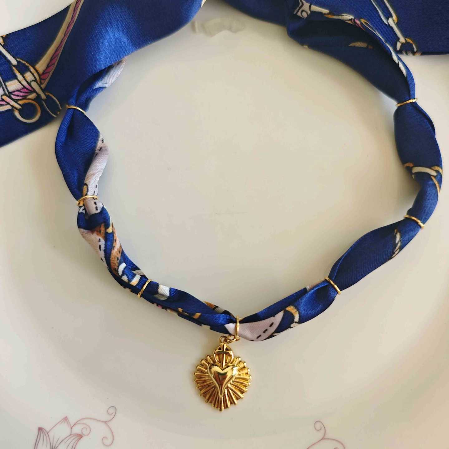 Collar pañuelo de seda Bañado Oro Colgante Dijes Varios