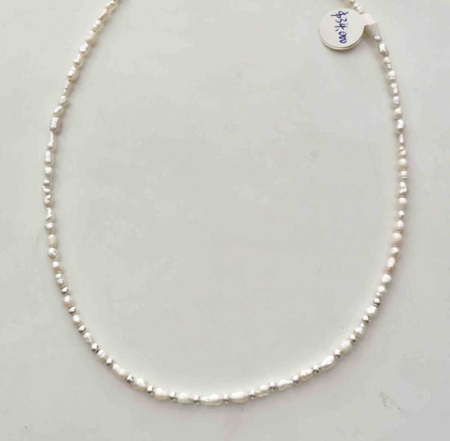 Collar Hecho a Mano perla rio 3mm y Pelotitas Plata925