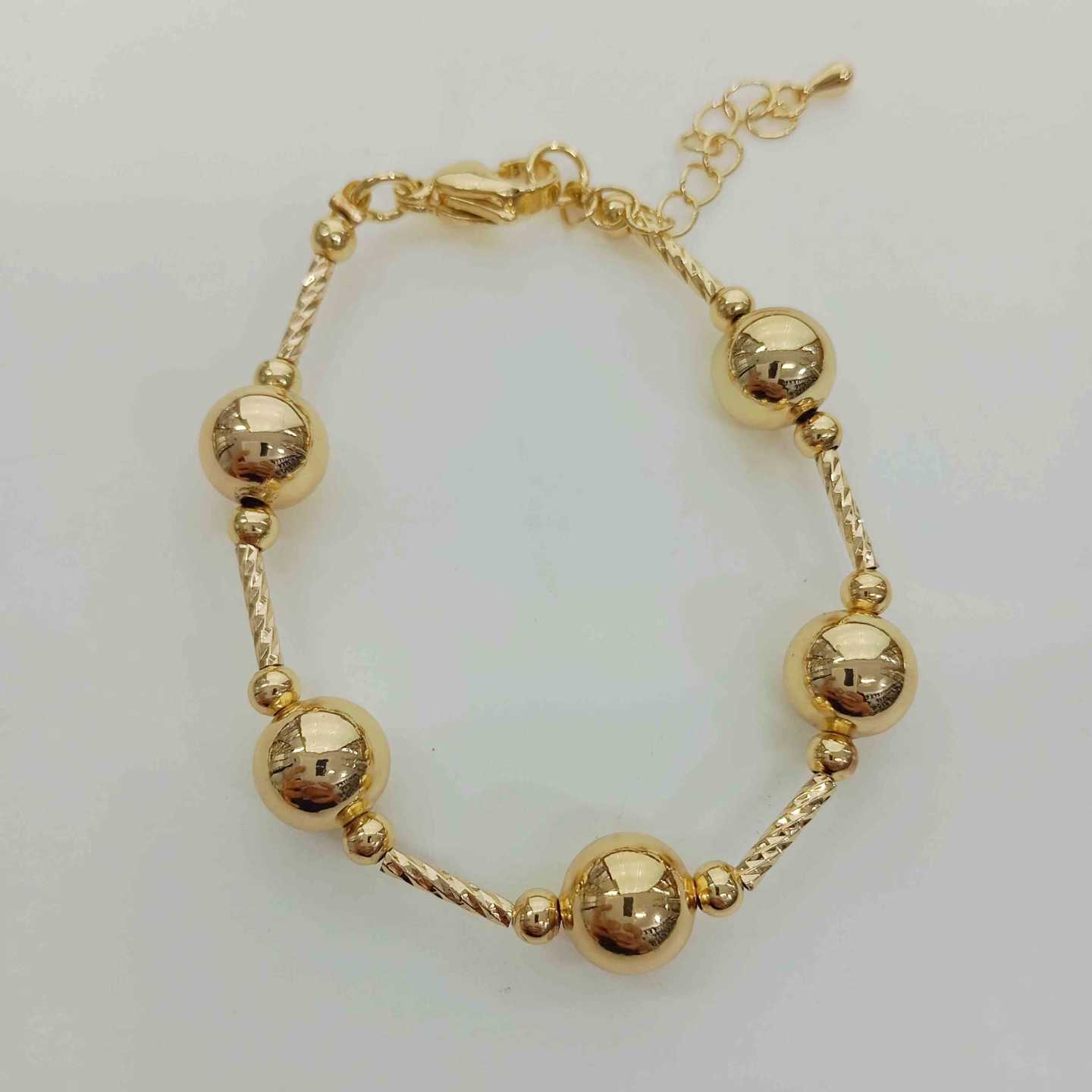 Pulsera Bañado en Oro 18K Cubo y Pelotita 10mm