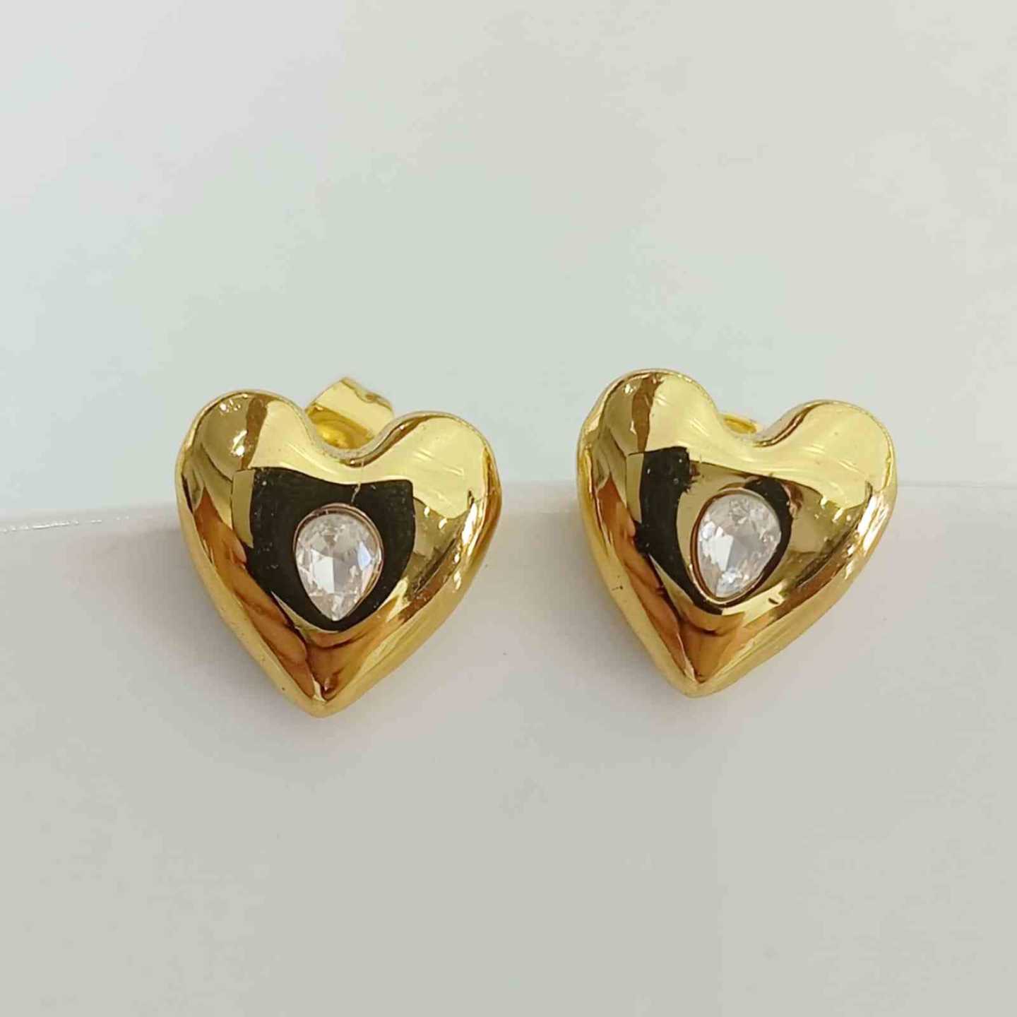 Aro de Acero Dorado Corazon y Punto Luz