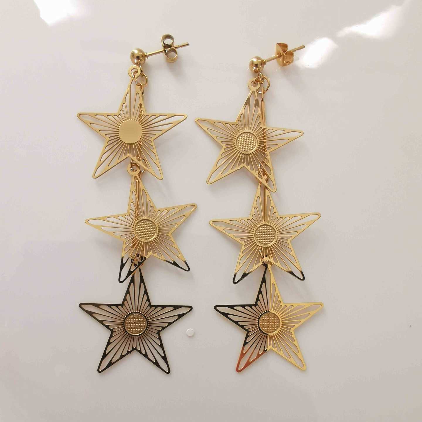 Aro Dorado Larga Colgante 3 Estrellas Malla