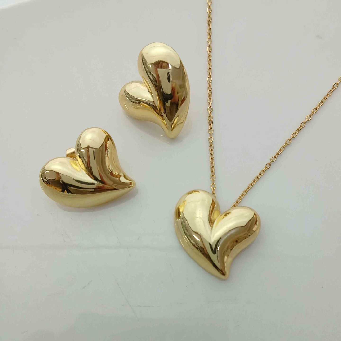 Conjuntos Dorado Corazon Grande