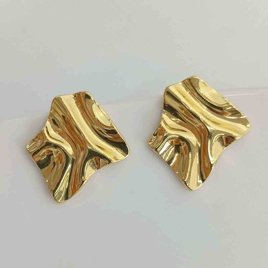 Aro de Acero Dorado Diamante Irrcular Curvo Pequeño 25X20mm 