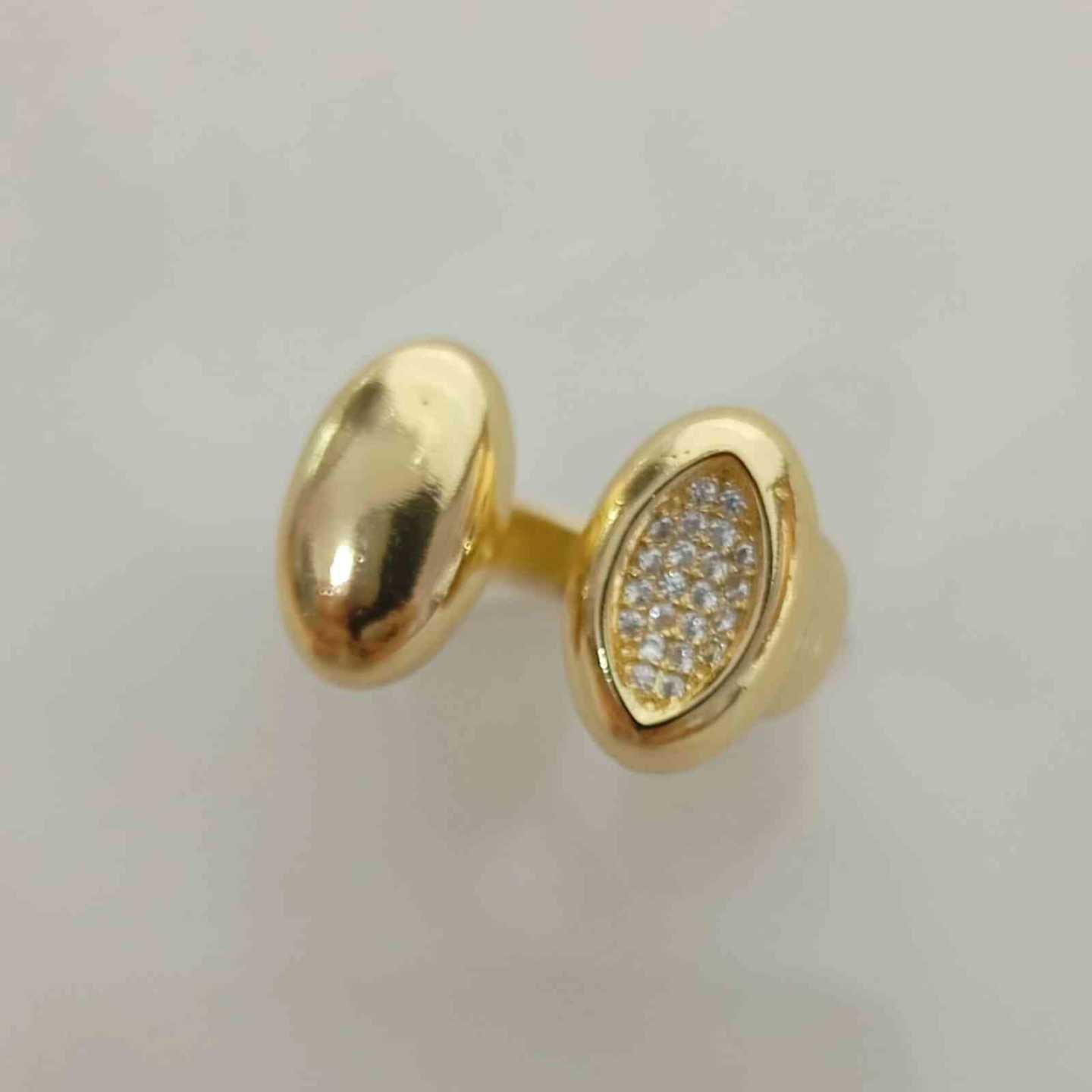 Anillo Bañado en Oro 1 Ovalo Circones y 1 Ovalo Liso Ajustable