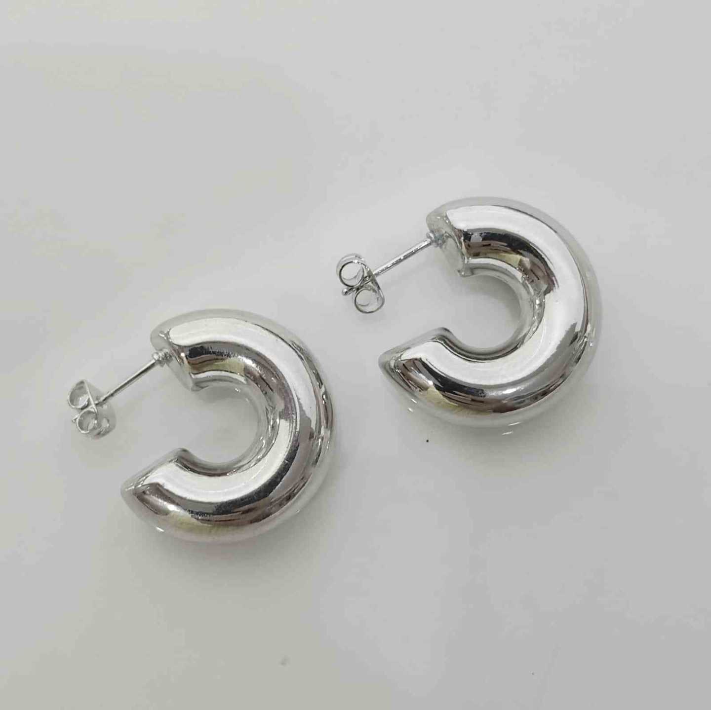 Aro Bañado en Plata Cubo Argolla Abierdo 25MM