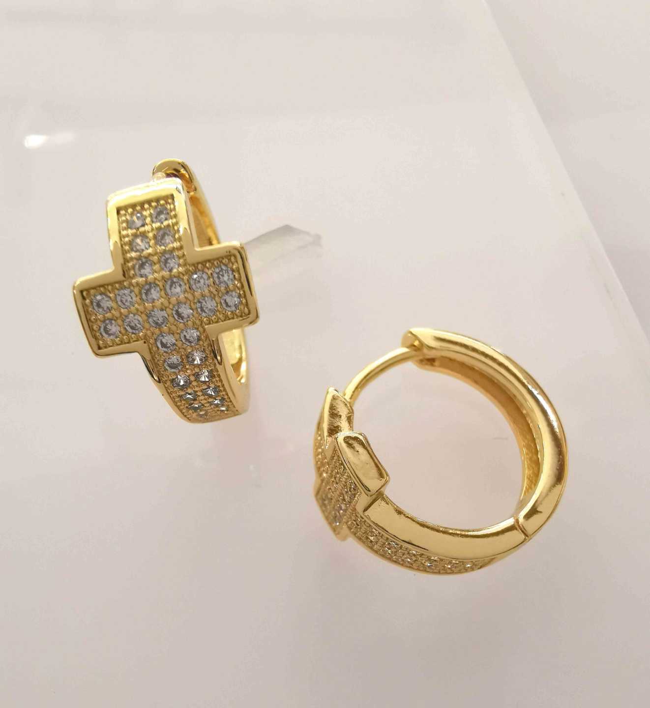Aro Bañado en Oro 18k Argolla Cruz Circones Ancho