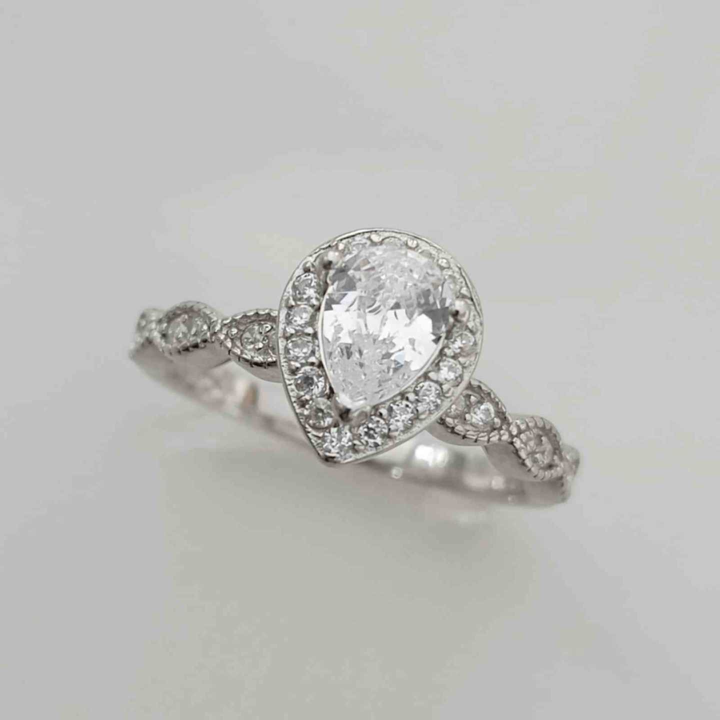 Anillo Plata925 Medio Sintillo Gota Circon Grande 