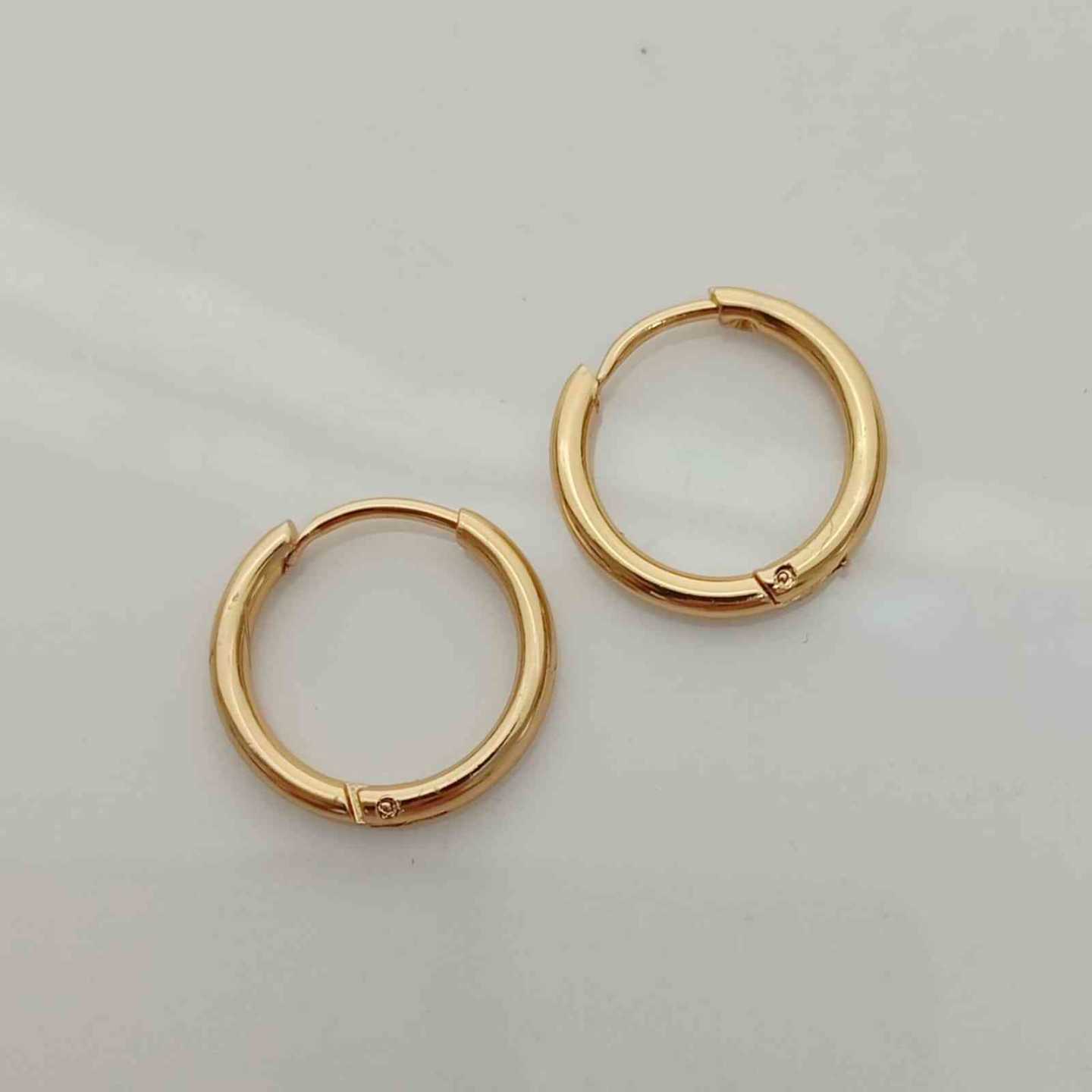 Aros Argolla Circular Acero Inoxidable Bañados en Oro Tubo 3mm 5 Tamaños