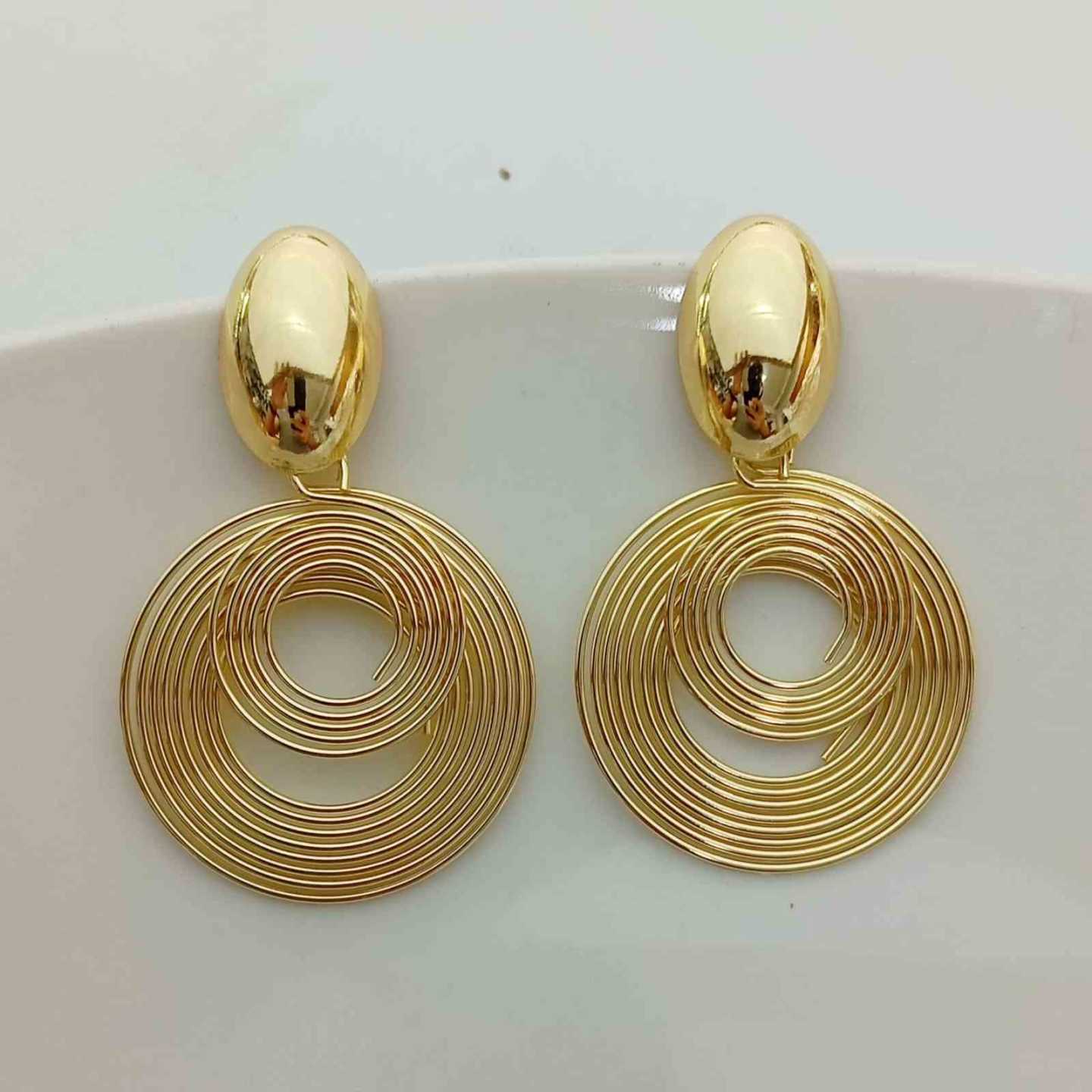 Aro Bañado en Oro 18k Colgande Forma Espiral  55x35mm
