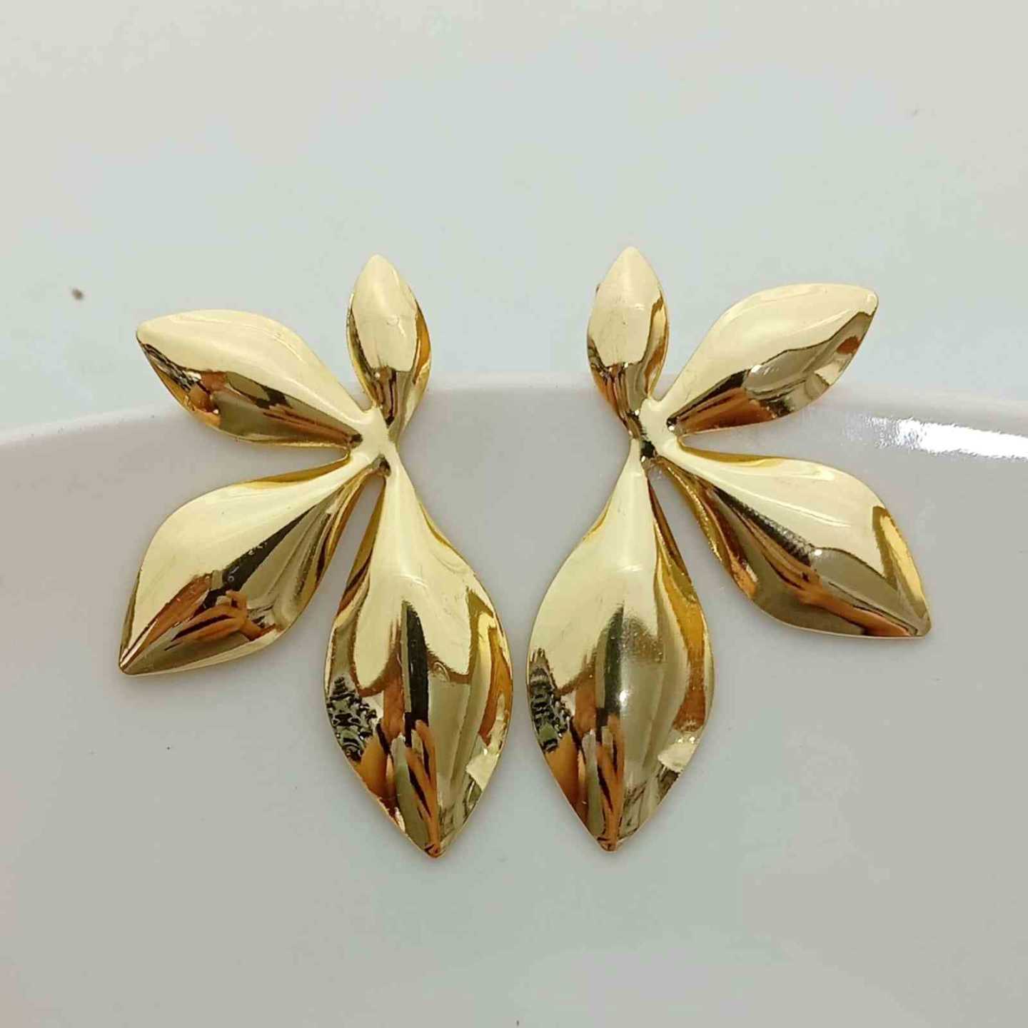 Aro Bañado en Oro 18k Medio Flor Liso Mediadno