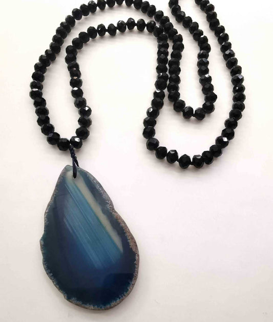 Collar Largo Cristal Negro y Piedras Agata