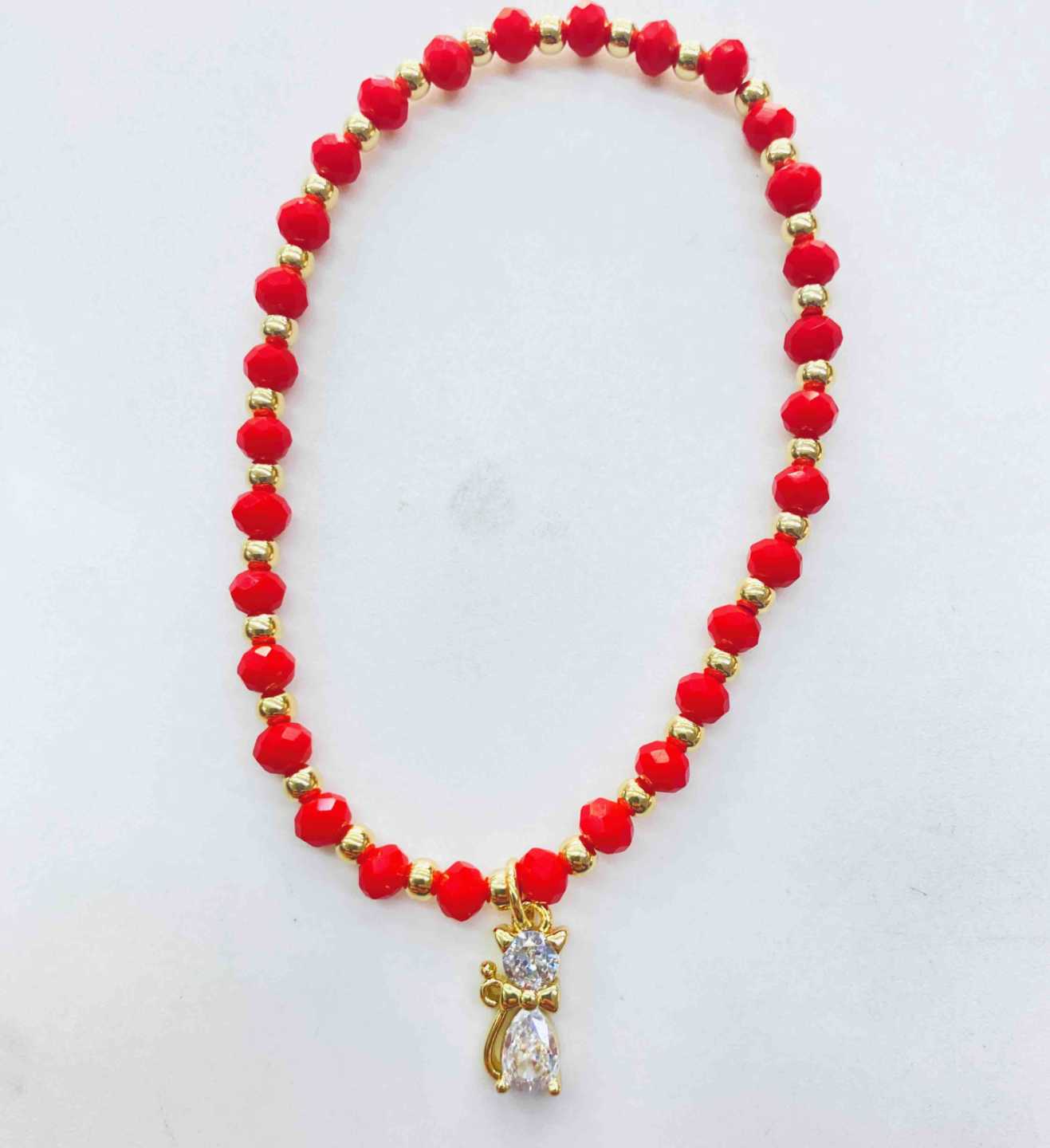 Pulsera Cristal Rojo y Pelotita Enchapado Colgante Varios Dijes