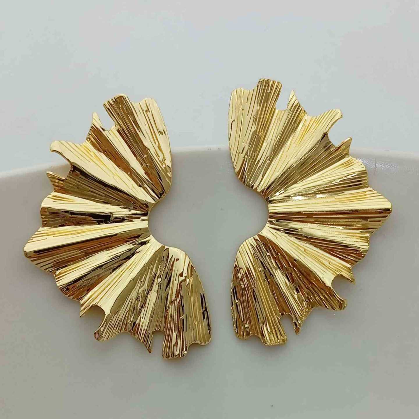Aro Bañado en Oro 18k Medio Flor Grande 55x35mm