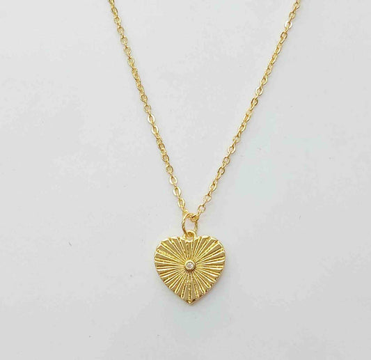 Collar Bañado En Oro Corazon y 1 Punto Luz