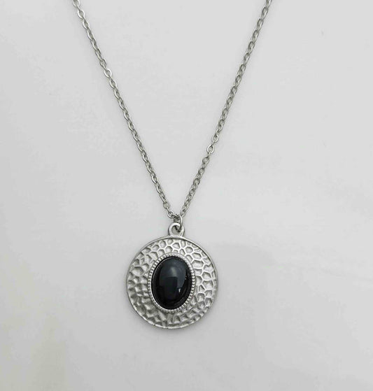 Collar Plateado Redondo Piedras Onix