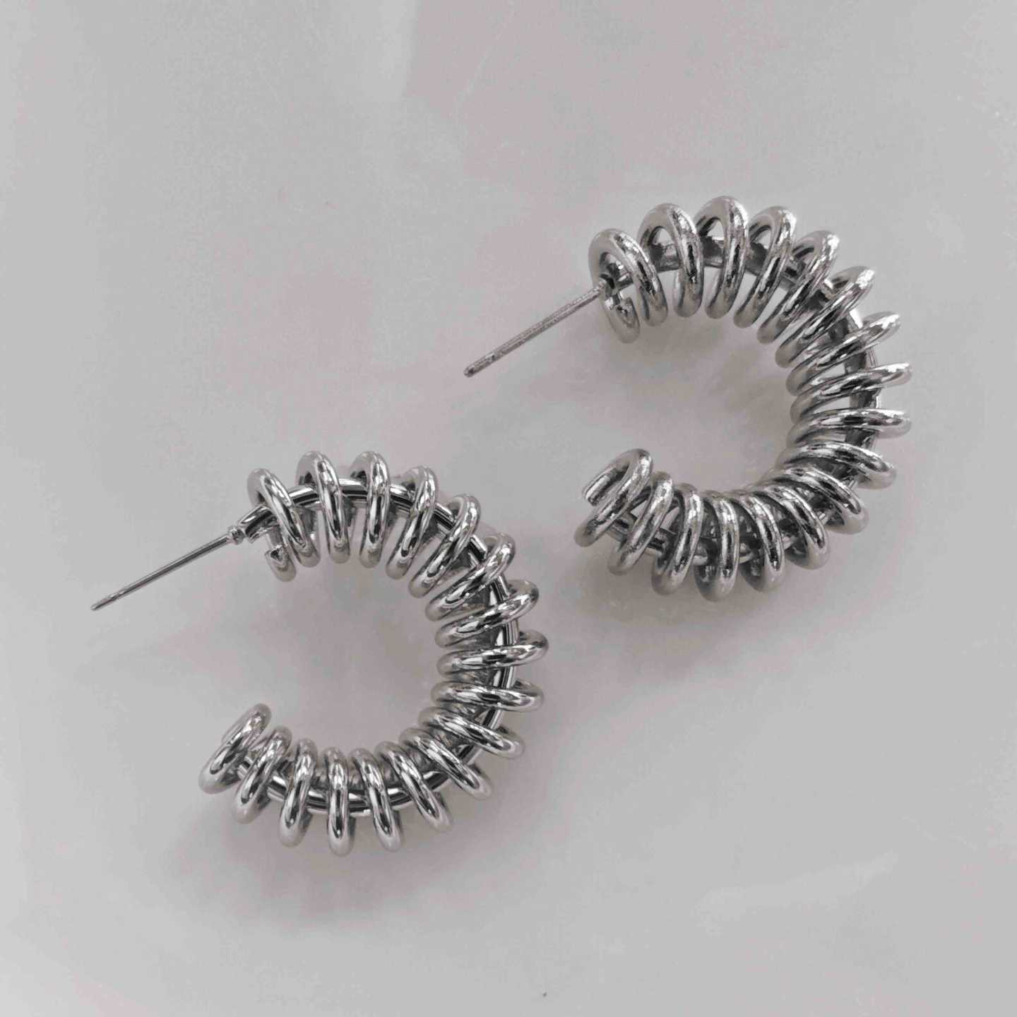 Aro Acero Inoxitable Plateado Medio Argolla Hilo Distorsión Grueso