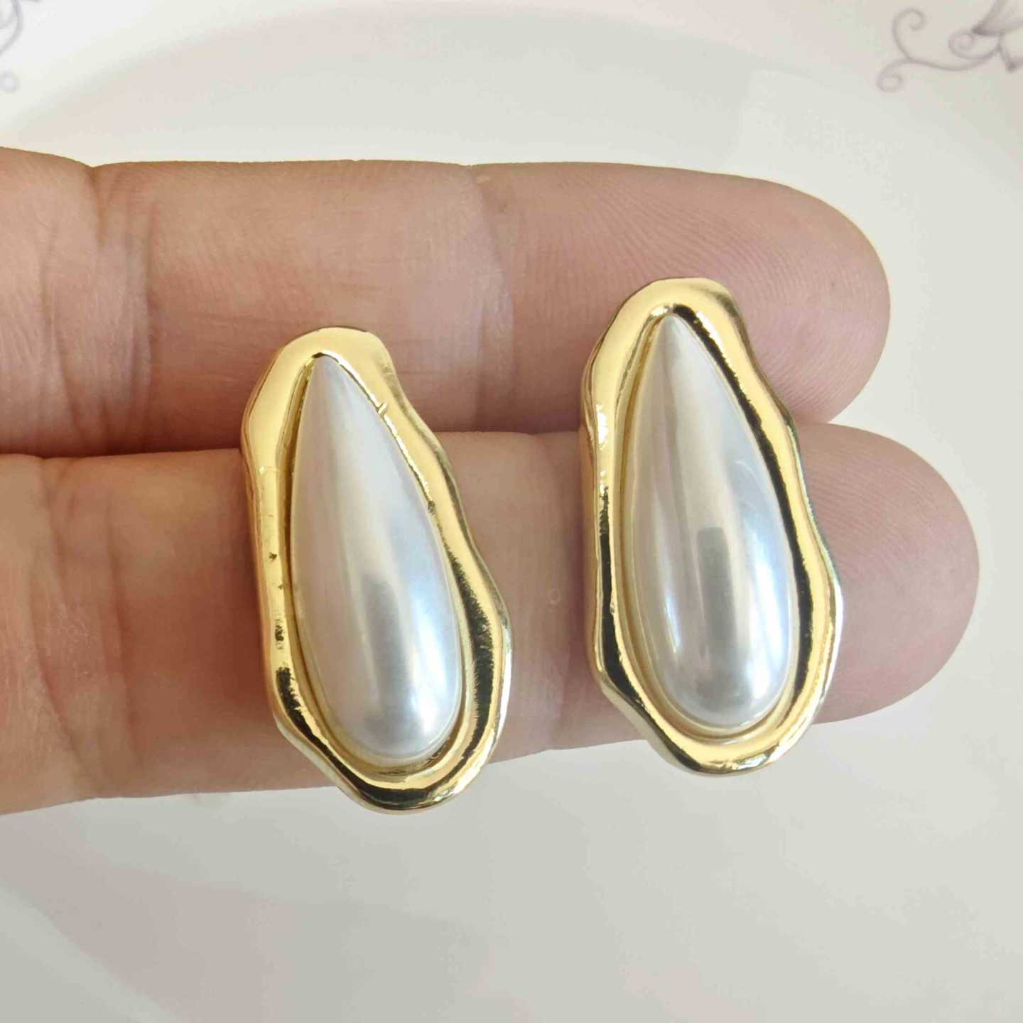 Aro Bañado en Oro Gota Perla 27x13mm