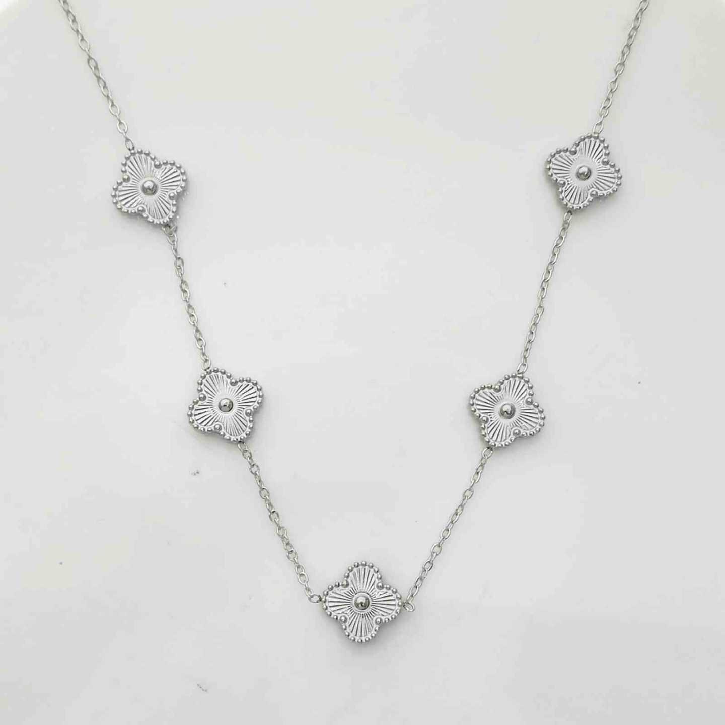 Collar de Acero Plateado 5 Treboles 40+5cm