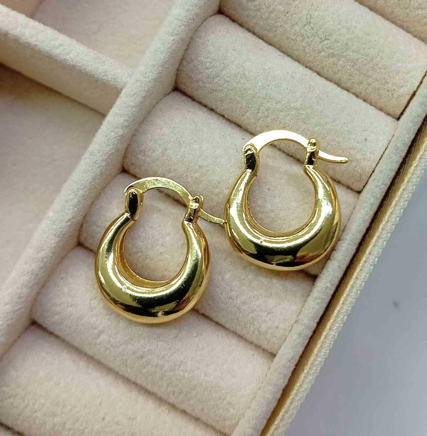Aro Argolla Chunky Ovalada Bañada en Oro 18k  15mm