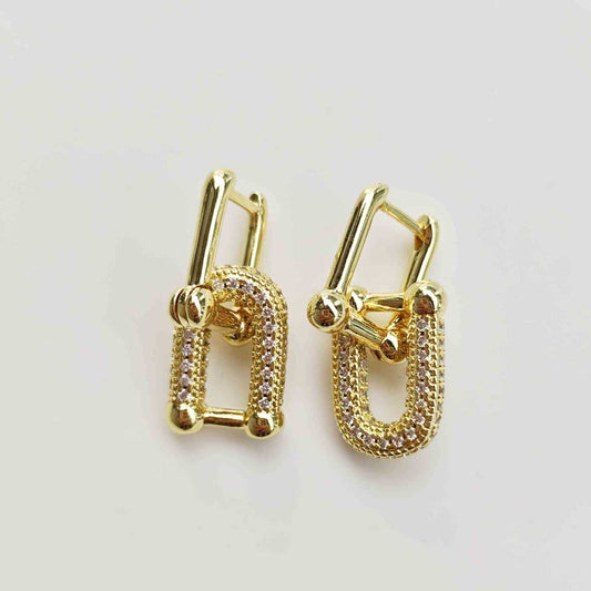 Aro Colgante Eslábon Herradura Bañado en Oro 18k con Pavé de Circones