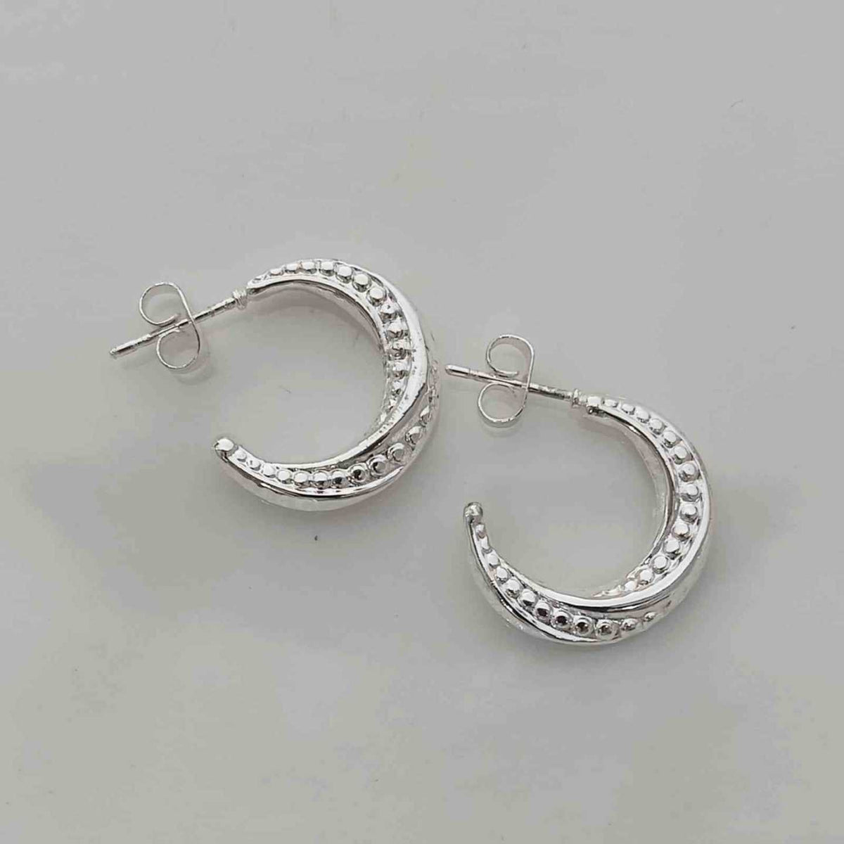 Aros Argolla C Ancha Volumétrica Plateada Espejo Acero Inoxidable Borde Milgrain Bolitas Doble Fila Vintage 20mm