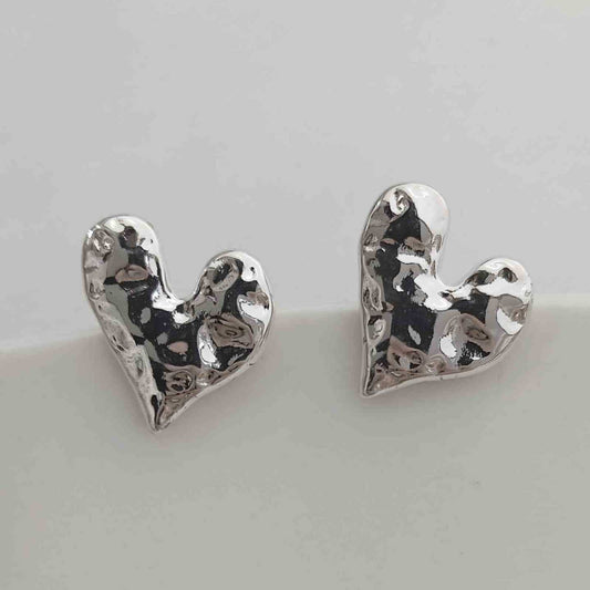 Aros Tope Corazón Grande Asimétrico Plateado Espejo Acero Inoxidable Textura Martillada Hammered Orgánico 18mm