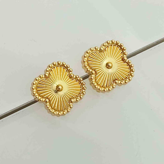 Aros Tope Trébol Cuatro Hojas Grande Textura Solar Milgrain Dorado 