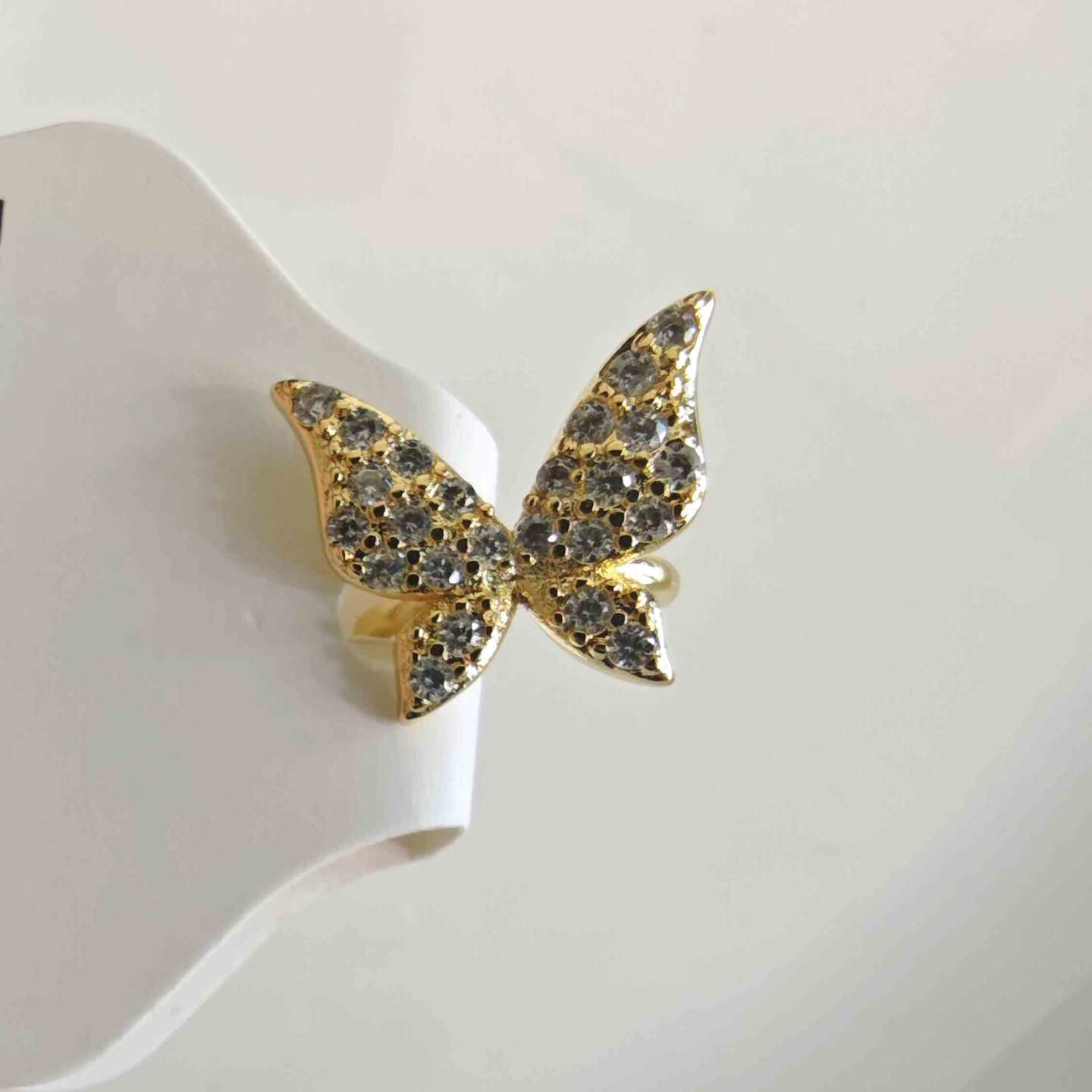 Ear Cuff Bañado en Oro 18k Mariposa Pavé de Circones