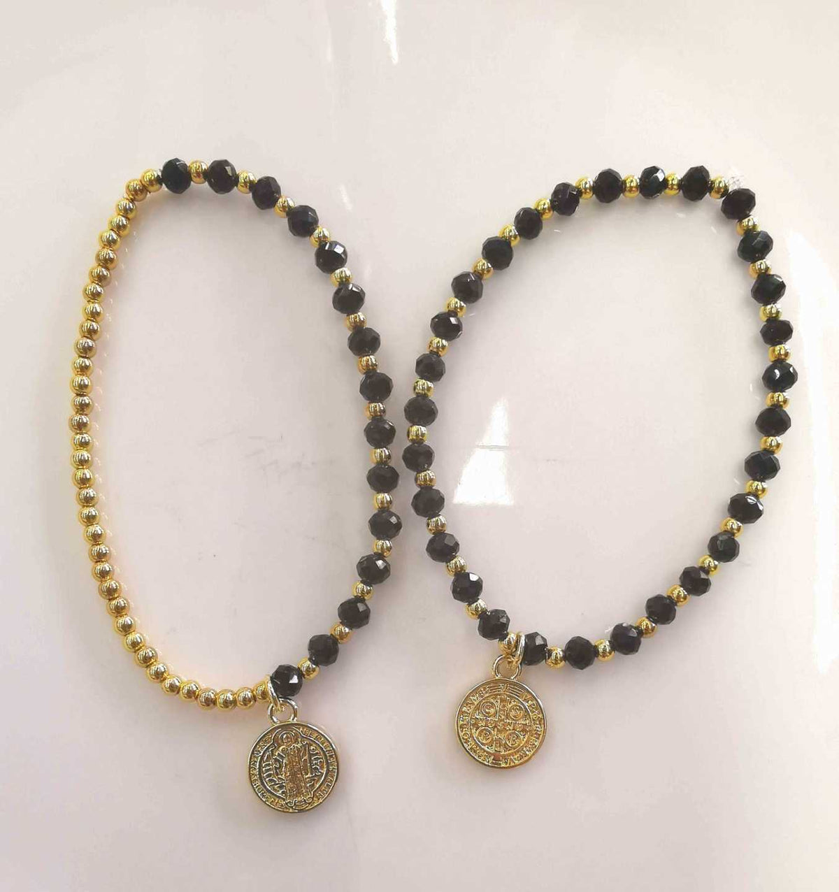 Pulsera Dorado Cristal Negro Colgante Dijes Varios