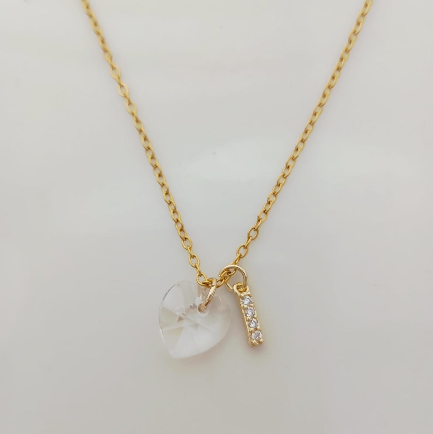 Collar Acero Quirurgico Dorado Colgante Letra Circones y Cristal Corazon 45cm