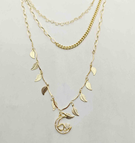 Collar Dorado Triple Diferente Cadena y Hojas
