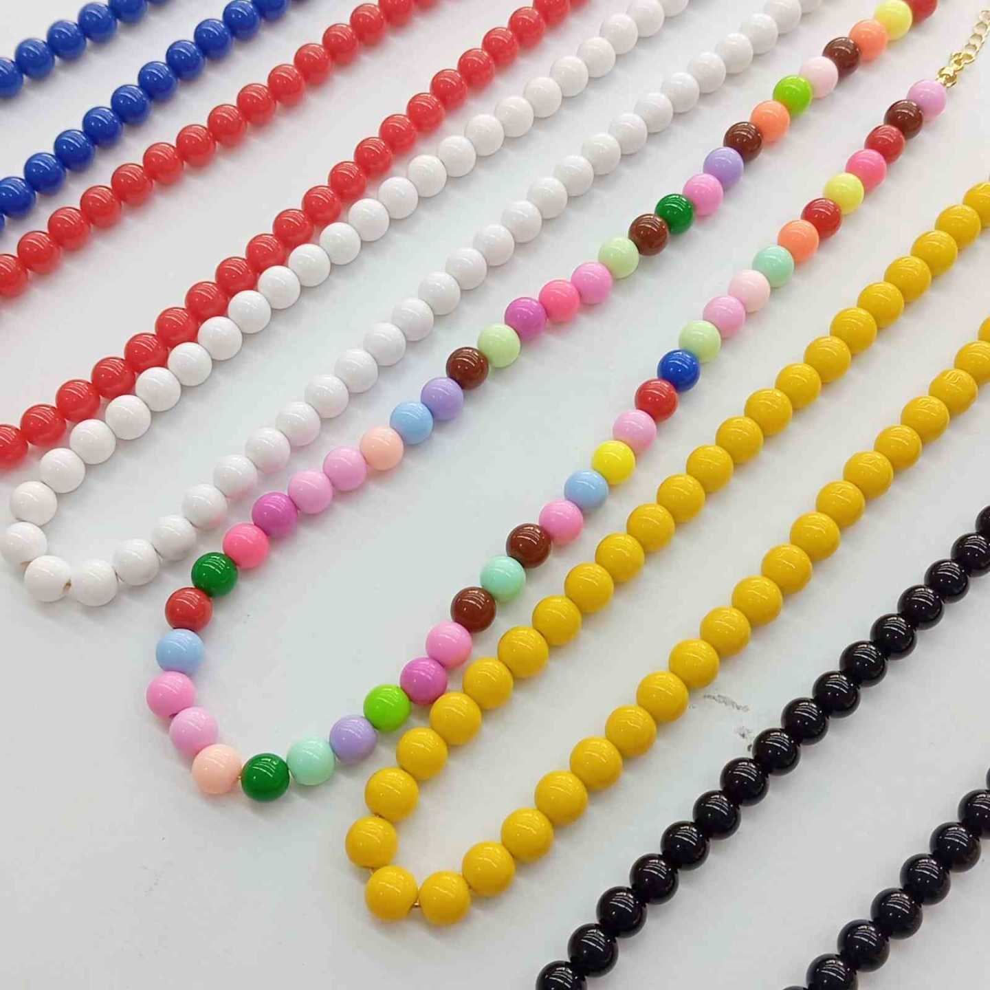 Collar Bañado en Oro Pelotas 8mm Colores Acrilicas 42+5cm 