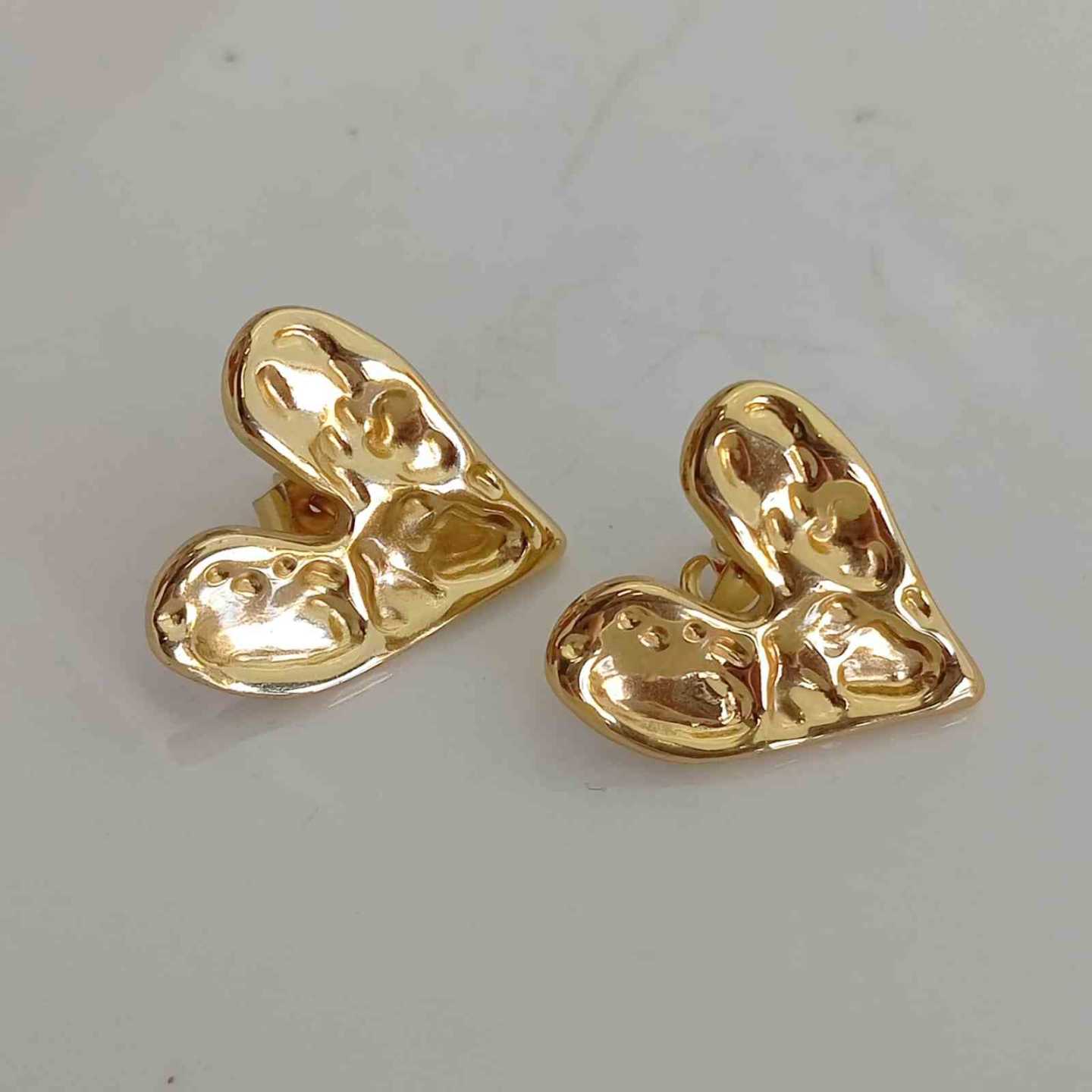 Aro de Acero Dorado Corazon Porosidades 24mm 
