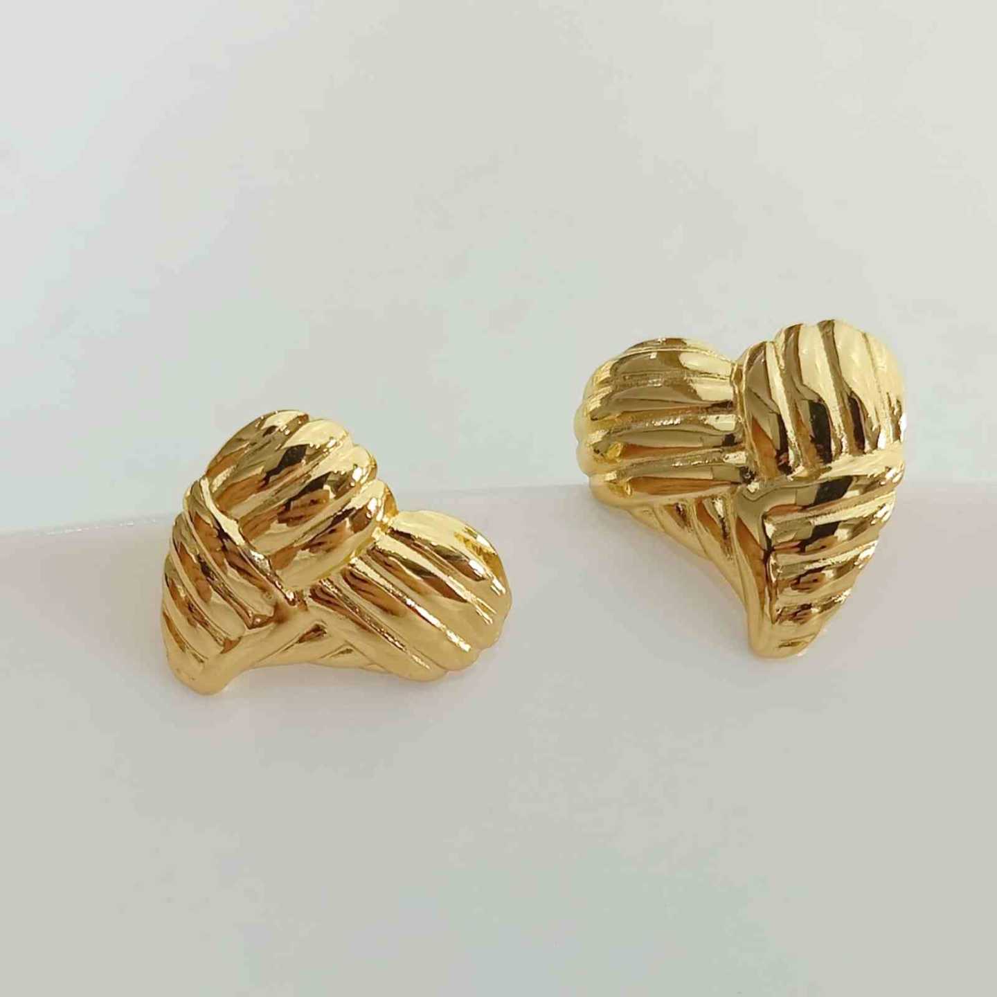 Aro de Acero Dorado Corazon Rayas a Cuadros