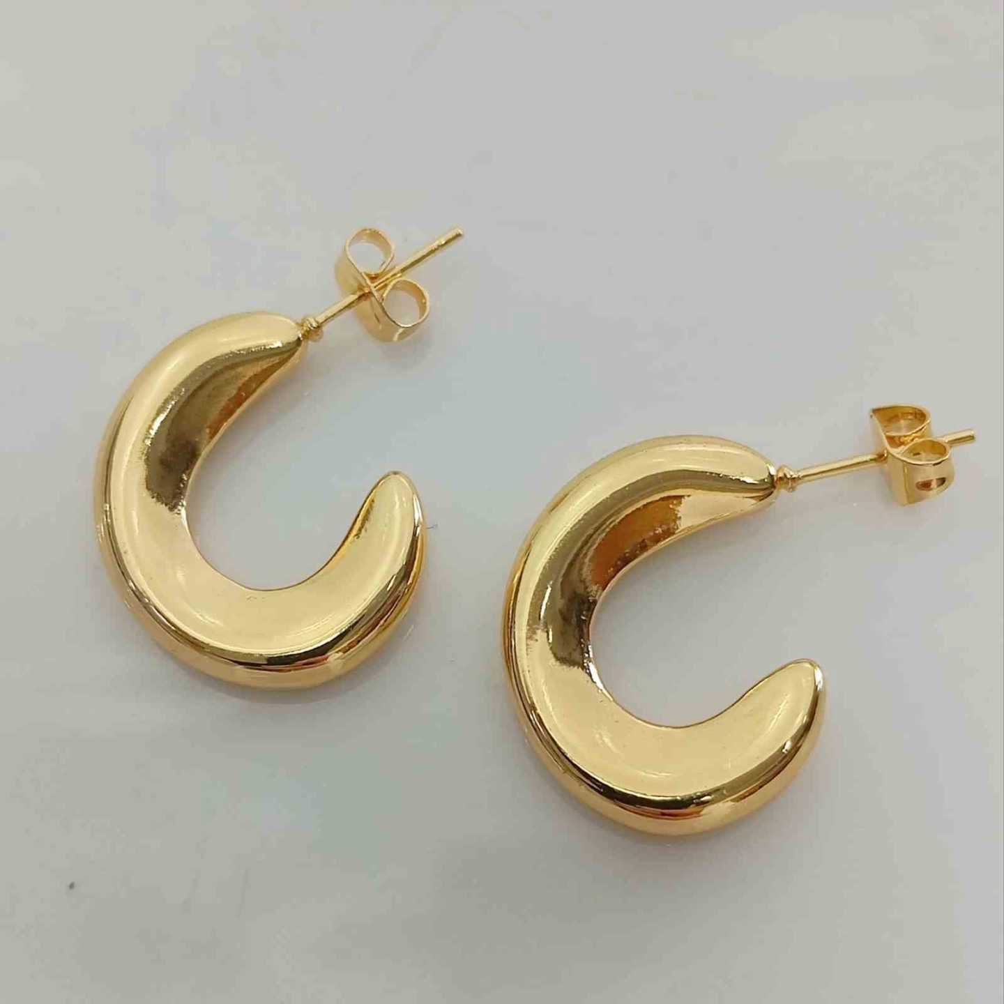 Aro Dorado Argolla Forma C 23X18mm 