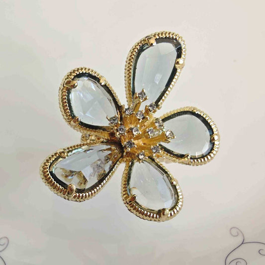 Anillo Fantacia Bañado en Oro Flor Cristal Gris Grande Ajustable