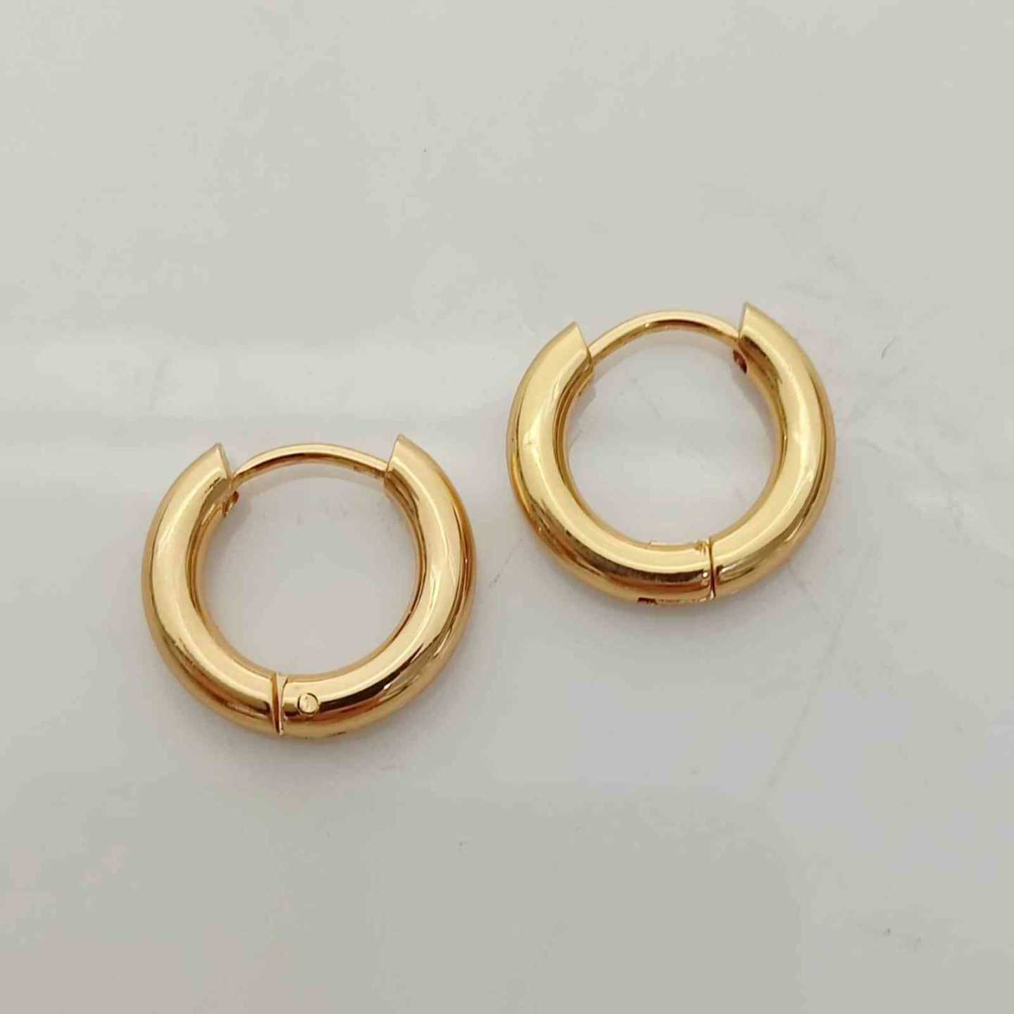 Aros Argolla Circular Acero Inoxidable Bañados en Oro Tubo 3mm 5 Tamaños