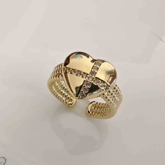 Anillo Bañado en Oro Cruz Sobre Corazon Ajustable