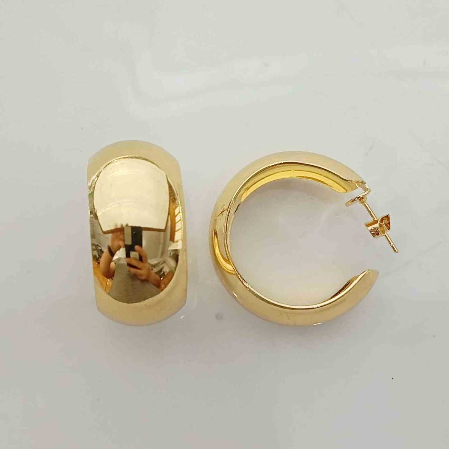 Aro Bañado en Oro 18K Argolla Convexo Lisa Abierto 32x16mm